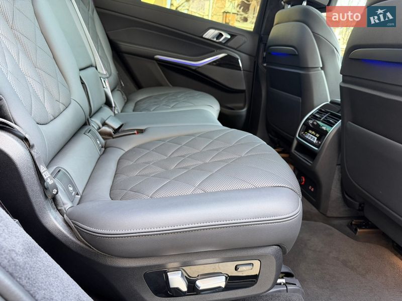 Позашляховик / Кросовер BMW X7 2023 в Києві