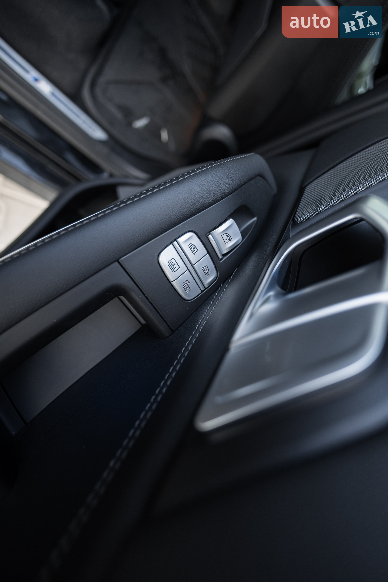 2025 BMW X7 - мініатюра 34