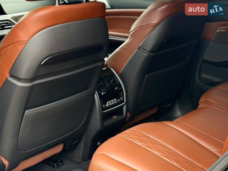 Позашляховик / Кросовер BMW X7 2019 в Дніпрі фото 12 Позашляховик / Кросовер BMW X7 2019 в Дніпрі