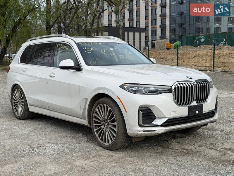 BMW X7 2021