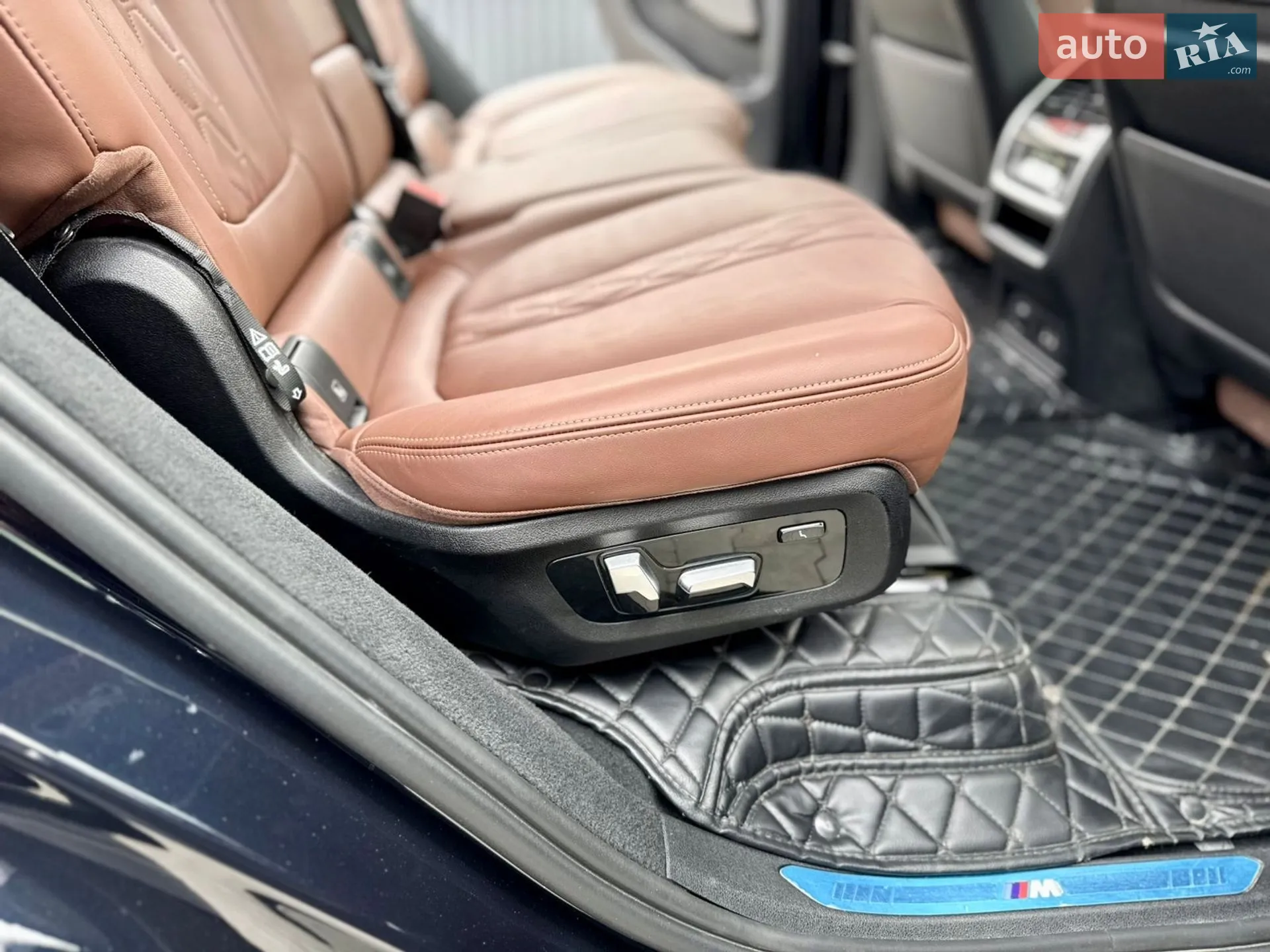 2022 BMW X7 - мініатюра 45