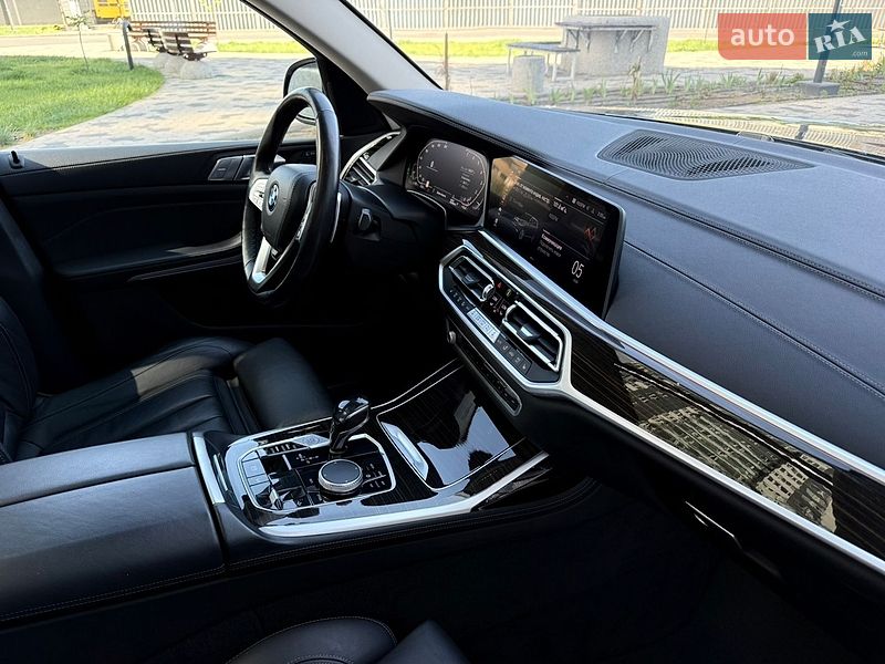 Внедорожник / Кроссовер BMW X7 2021 в Одессе