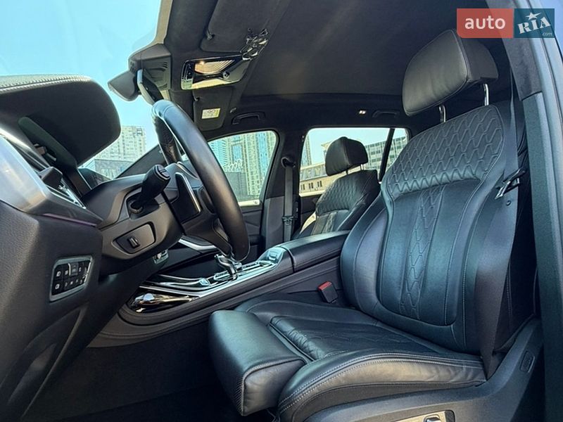 Внедорожник / Кроссовер BMW X7 2020 в Киеве