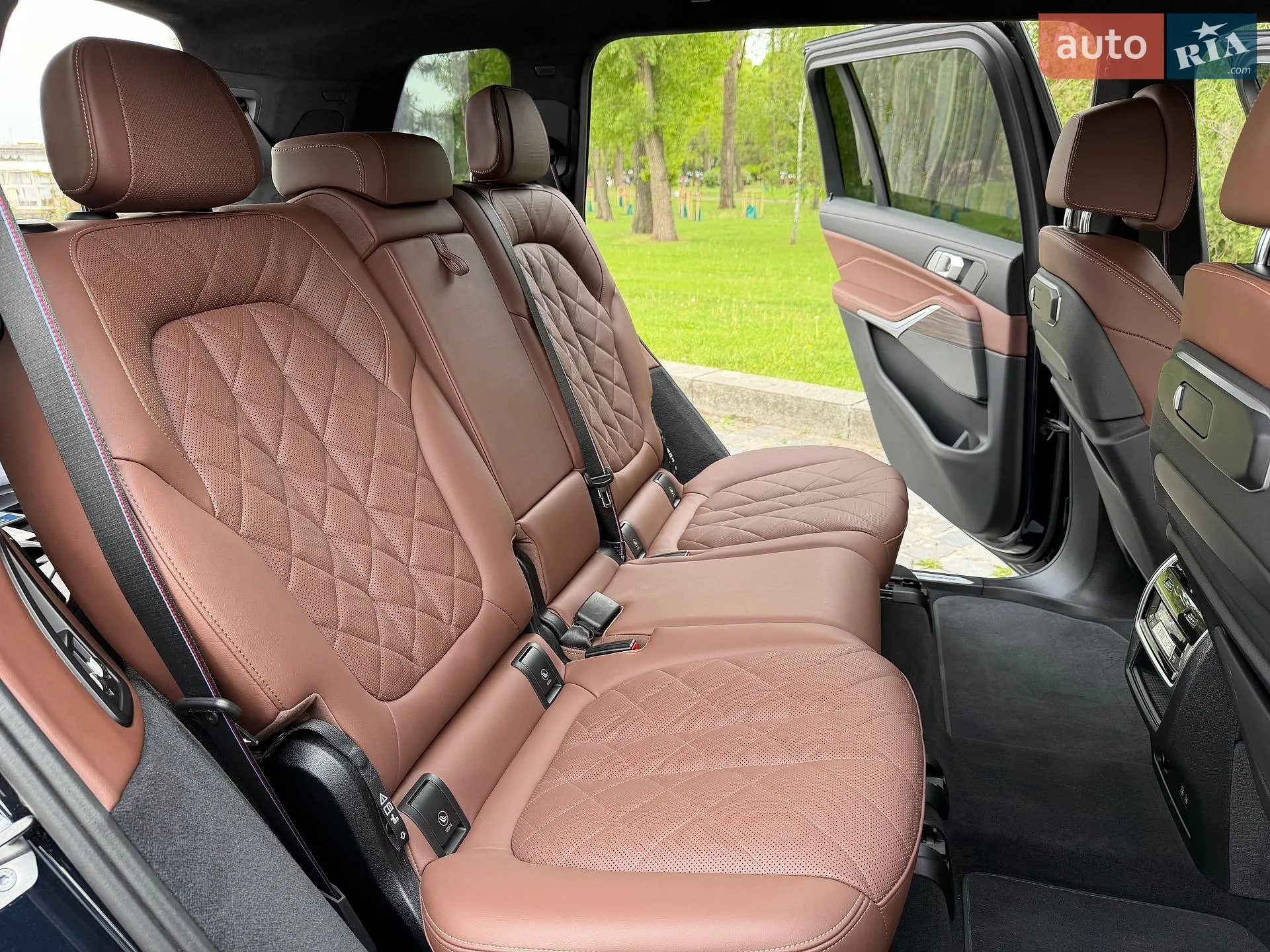 2023 BMW X7 - мініатюра 107