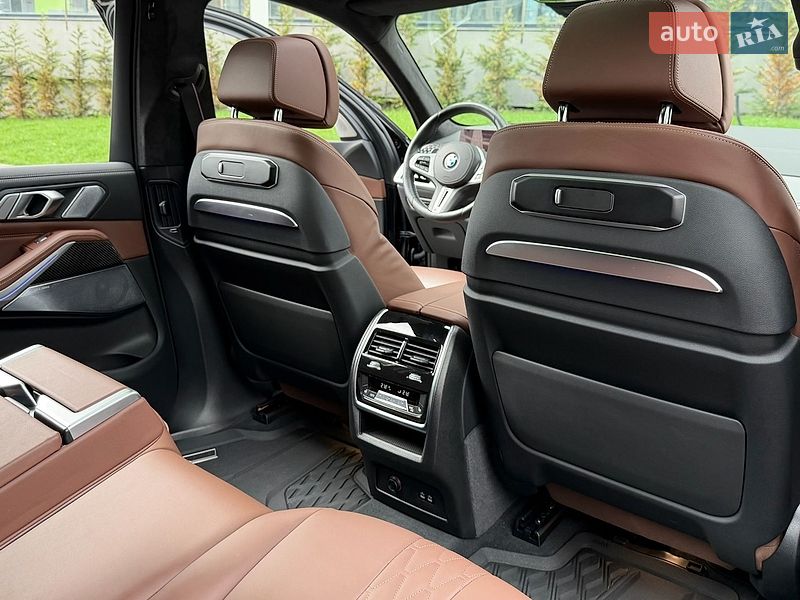 Внедорожник / Кроссовер BMW X7 2024 в Киеве