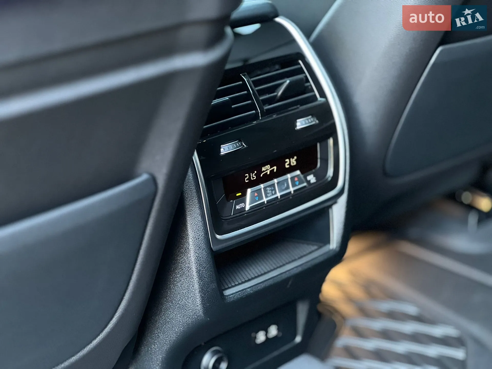 2023 BMW X7 - мініатюра 29