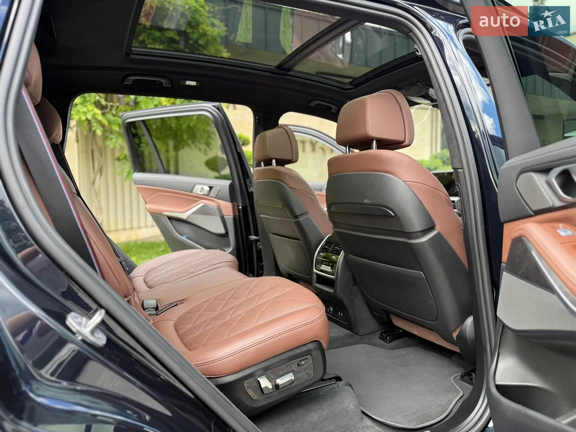 2022 BMW X7 - мініатюра 76
