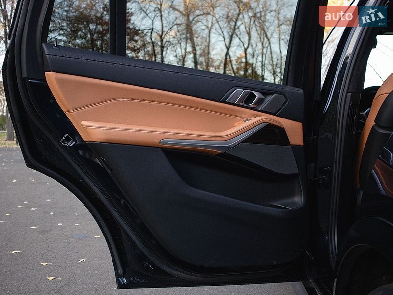 Внедорожник / Кроссовер BMW X7 2021 в Киеве