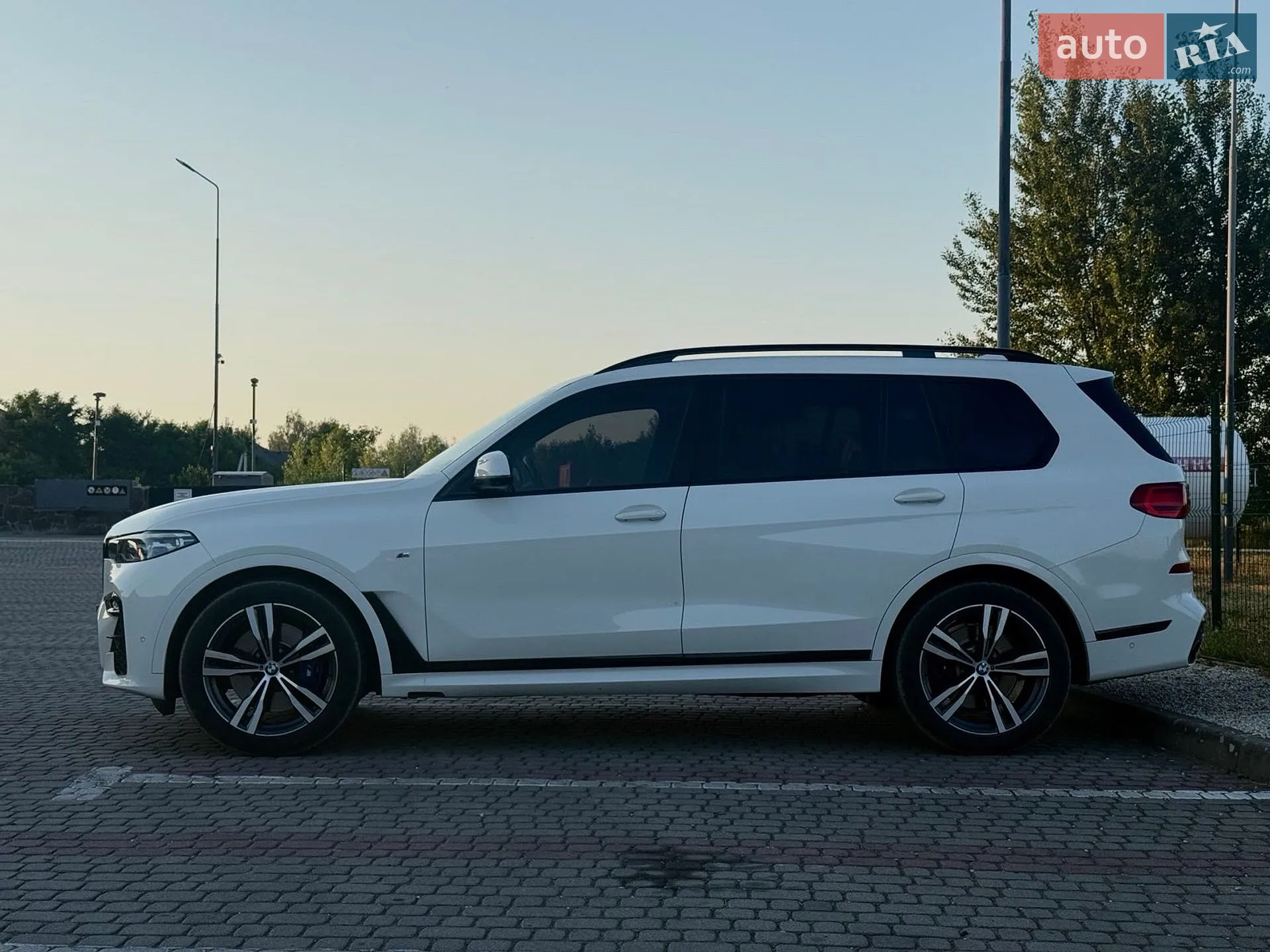 2021 BMW X7 - мініатюра 18