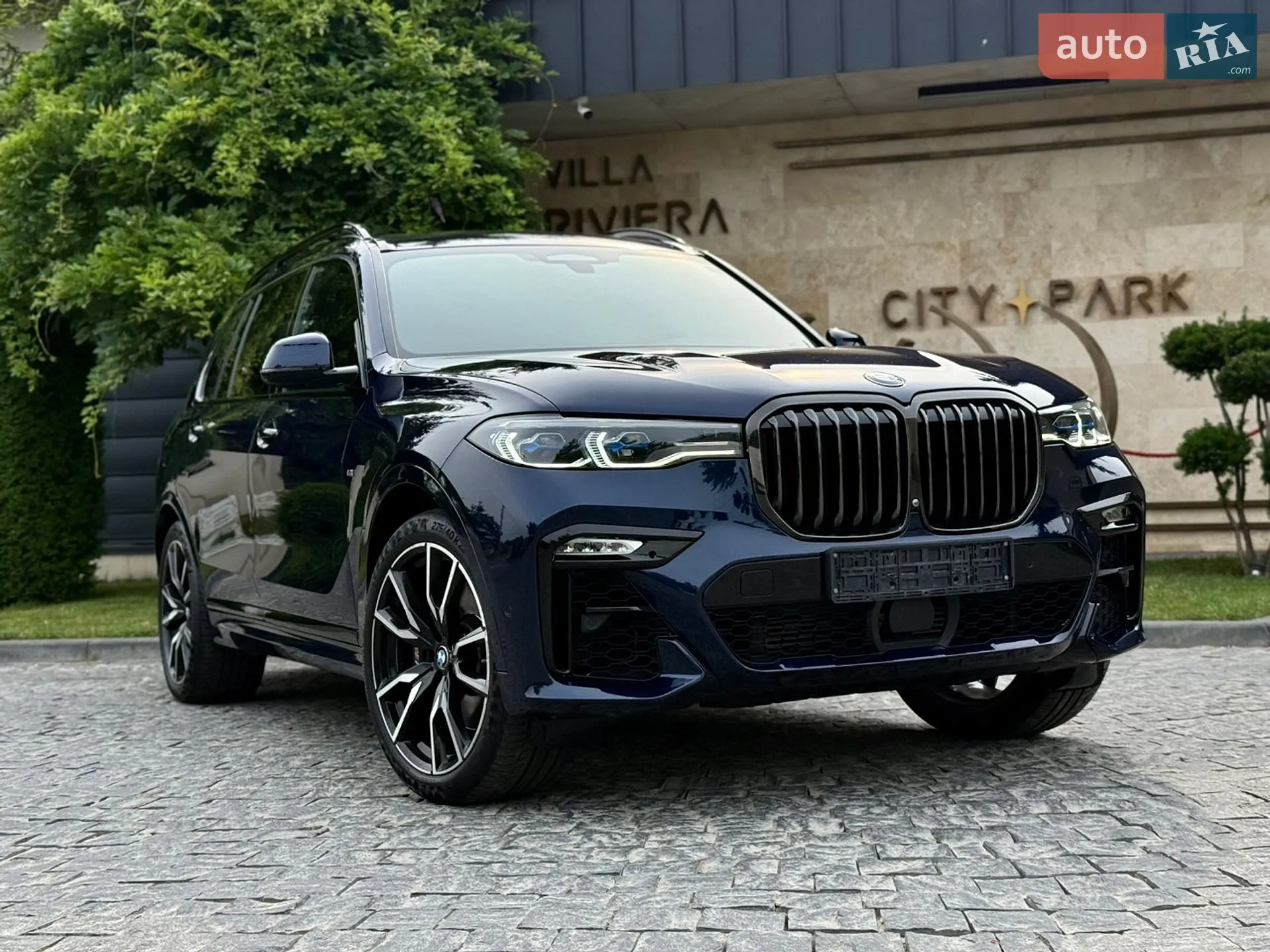 2022 BMW X7 - фото 1