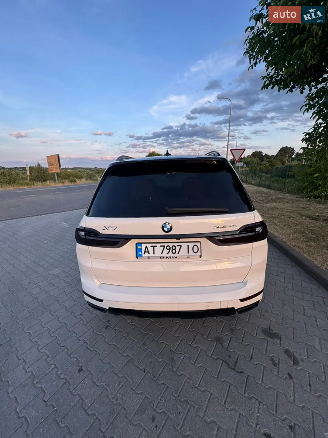 2021 BMW X7 - мініатюра 10