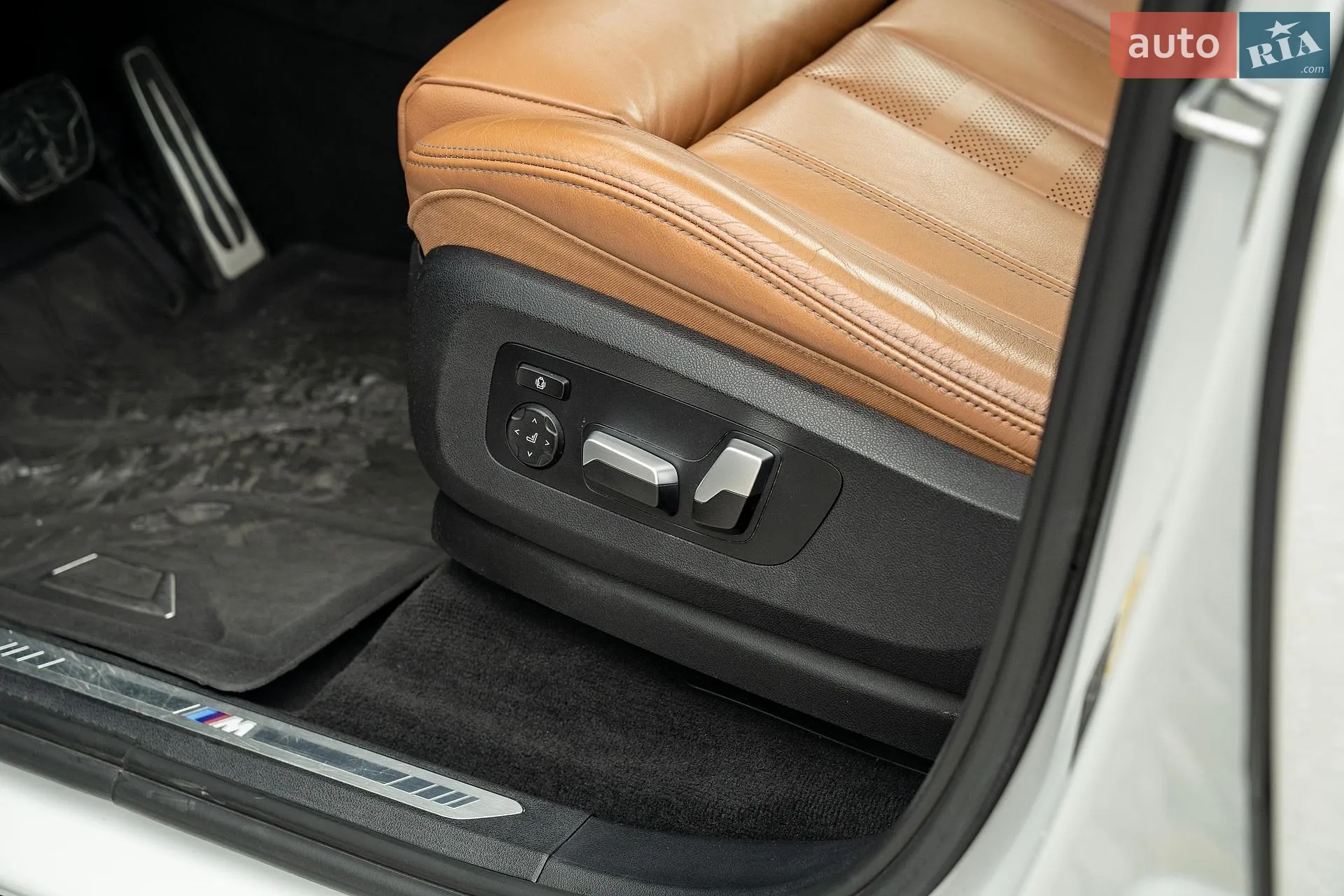 2020 BMW X7 - мініатюра 20