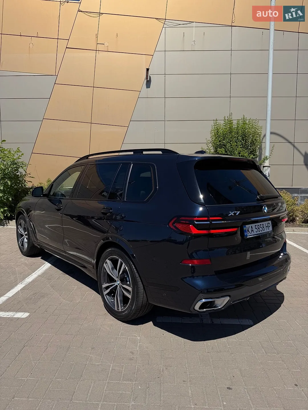 2023 BMW X7 - мініатюра 9