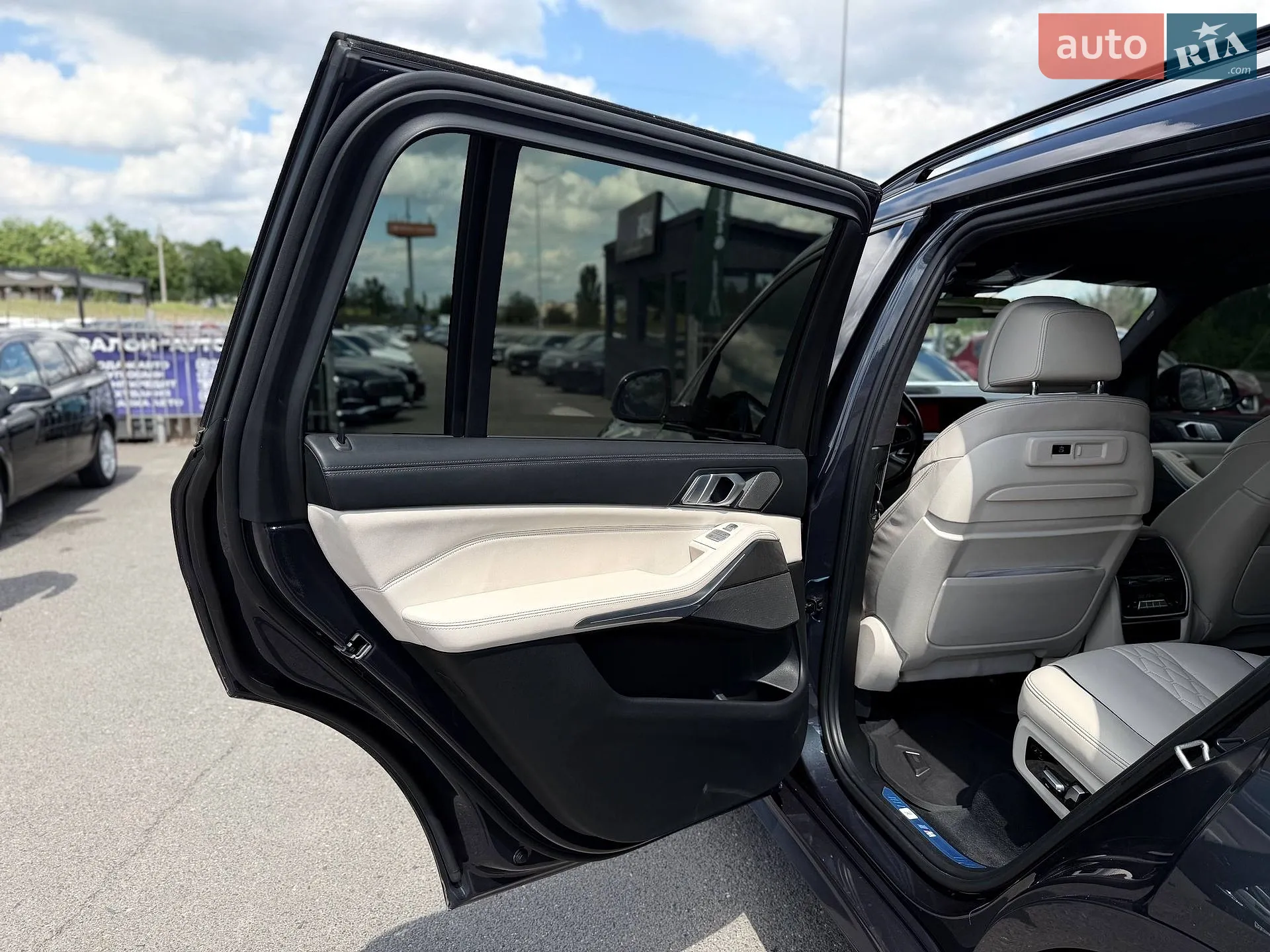 2021 BMW X7 - мініатюра 67