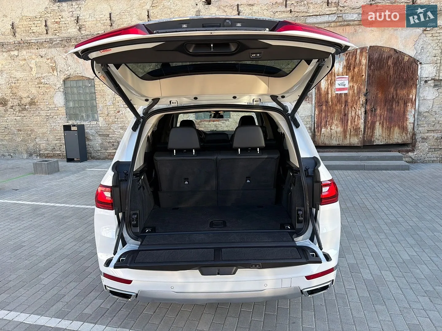 2020 BMW X7 - мініатюра 14