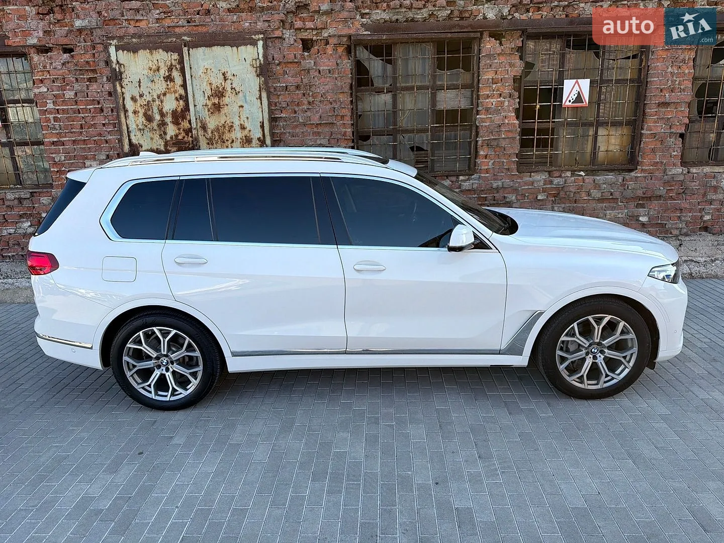 2020 BMW X7 - мініатюра 11