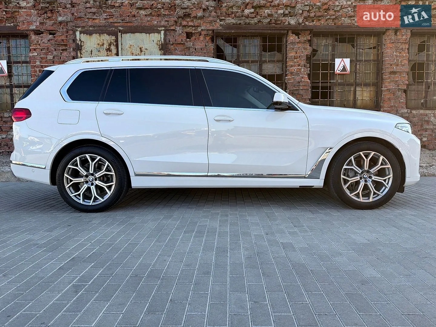 2020 BMW X7 - мініатюра 12