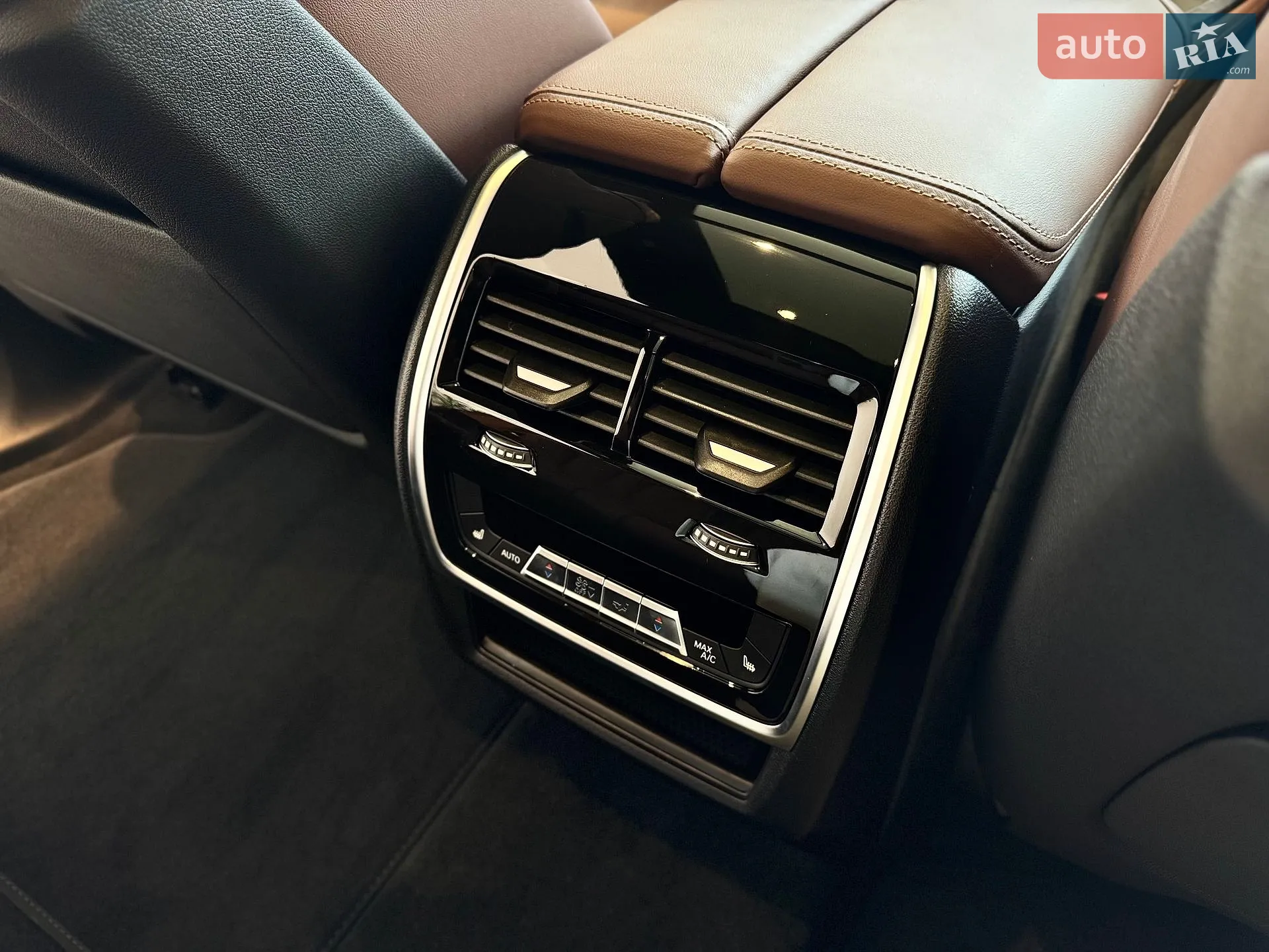 2025 BMW X7 - мініатюра 31