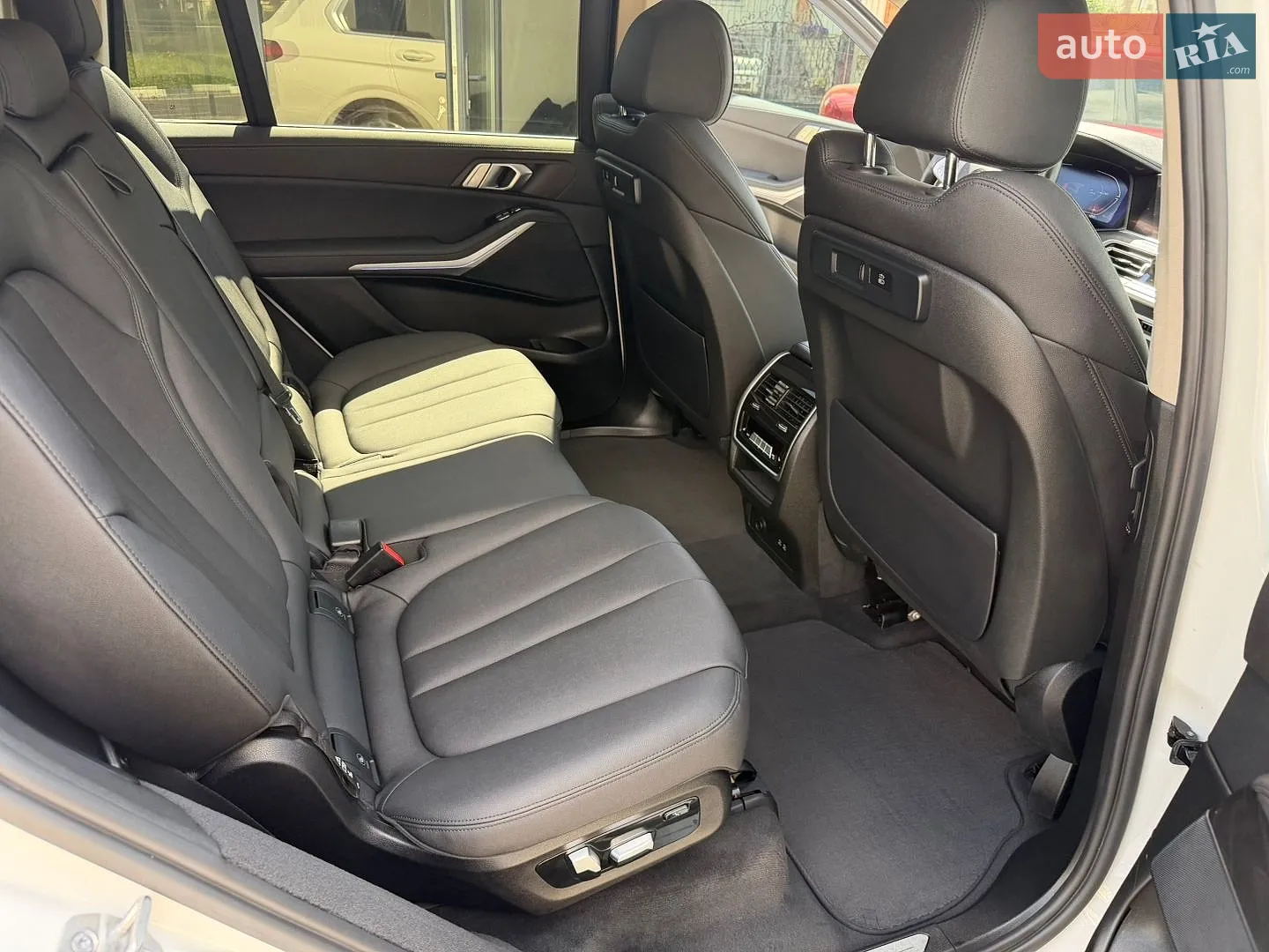 2021 BMW X7 - мініатюра 40