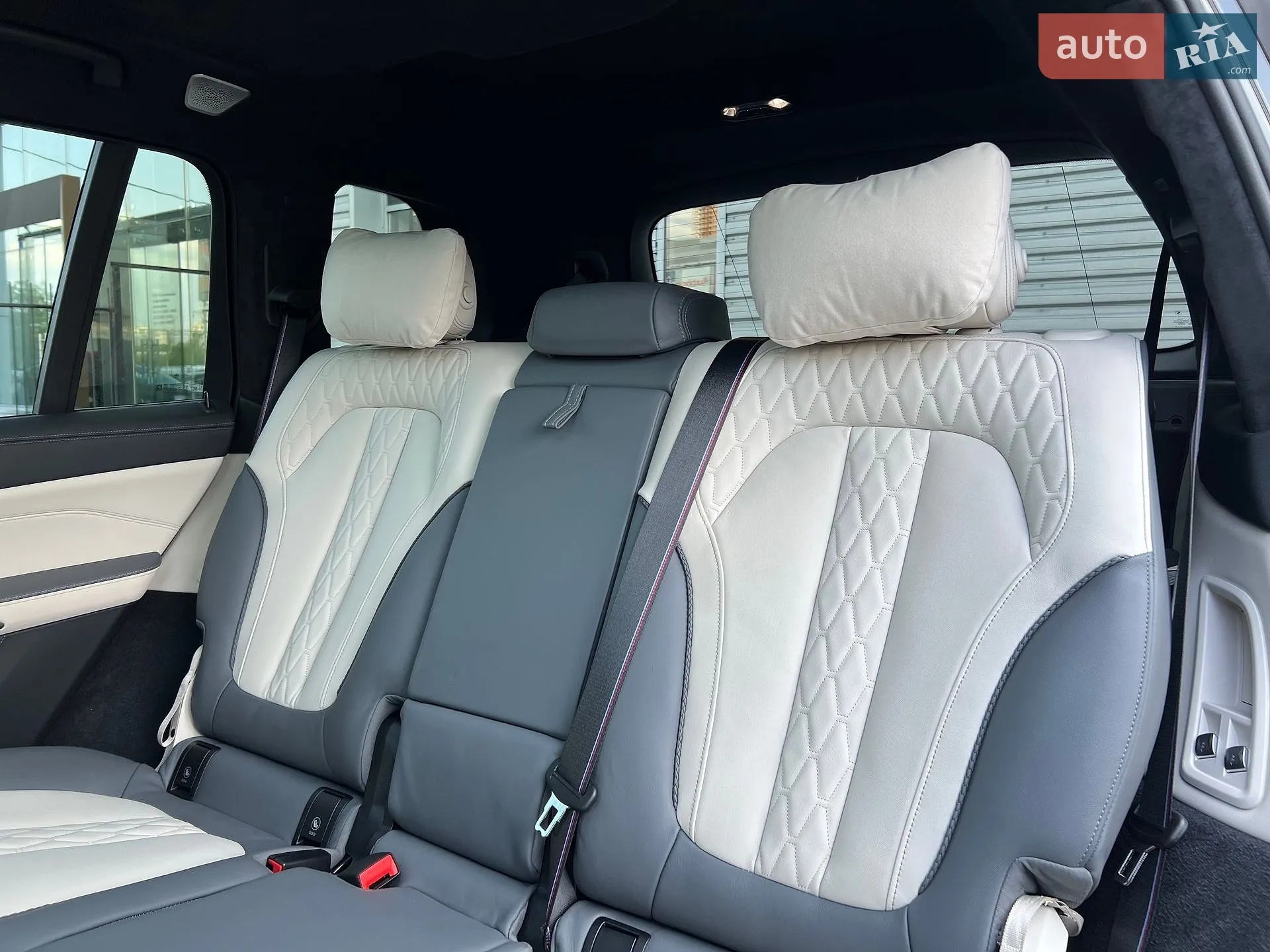 2025 BMW X7 - мініатюра 30