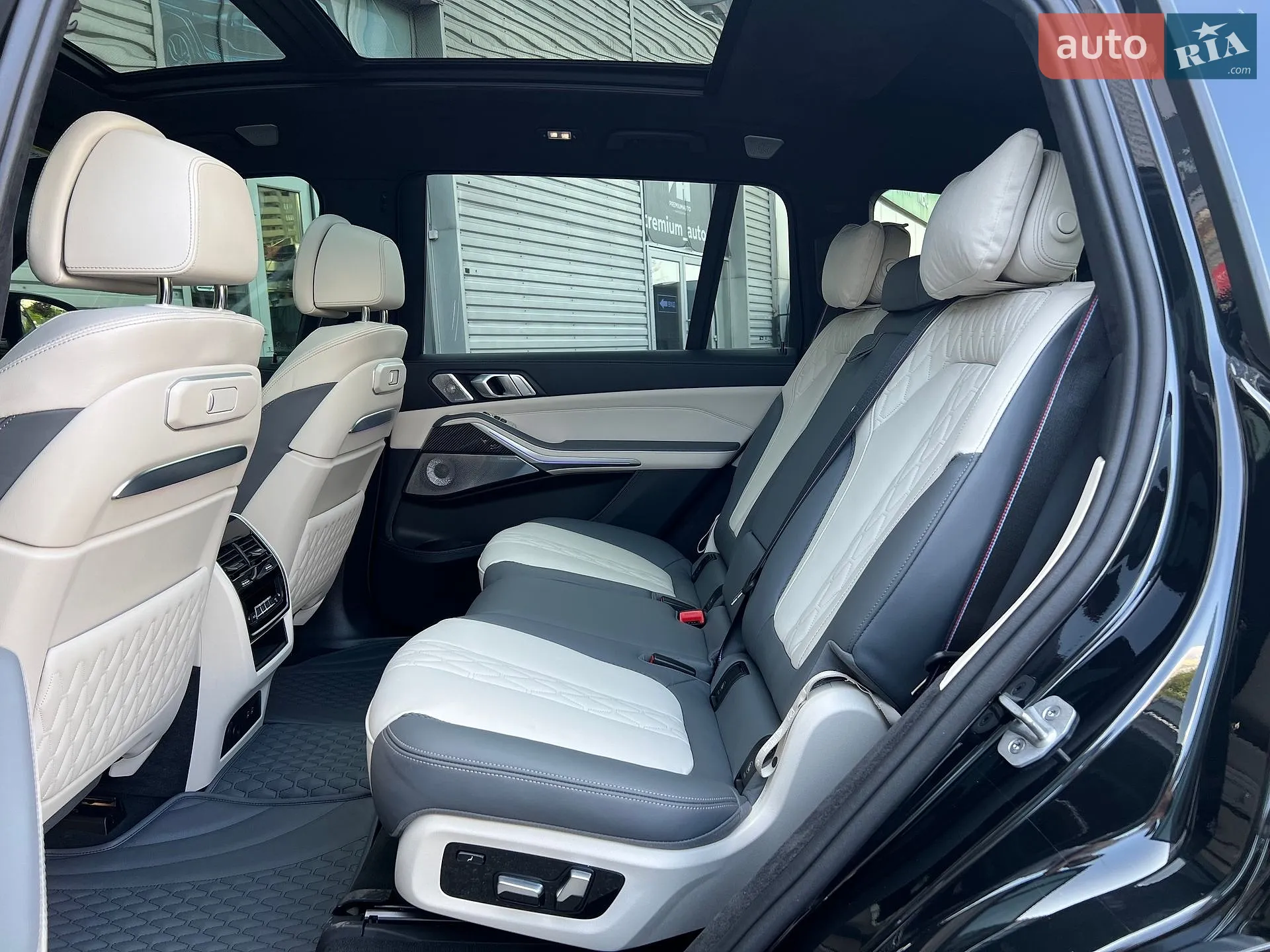 2025 BMW X7 - мініатюра 27