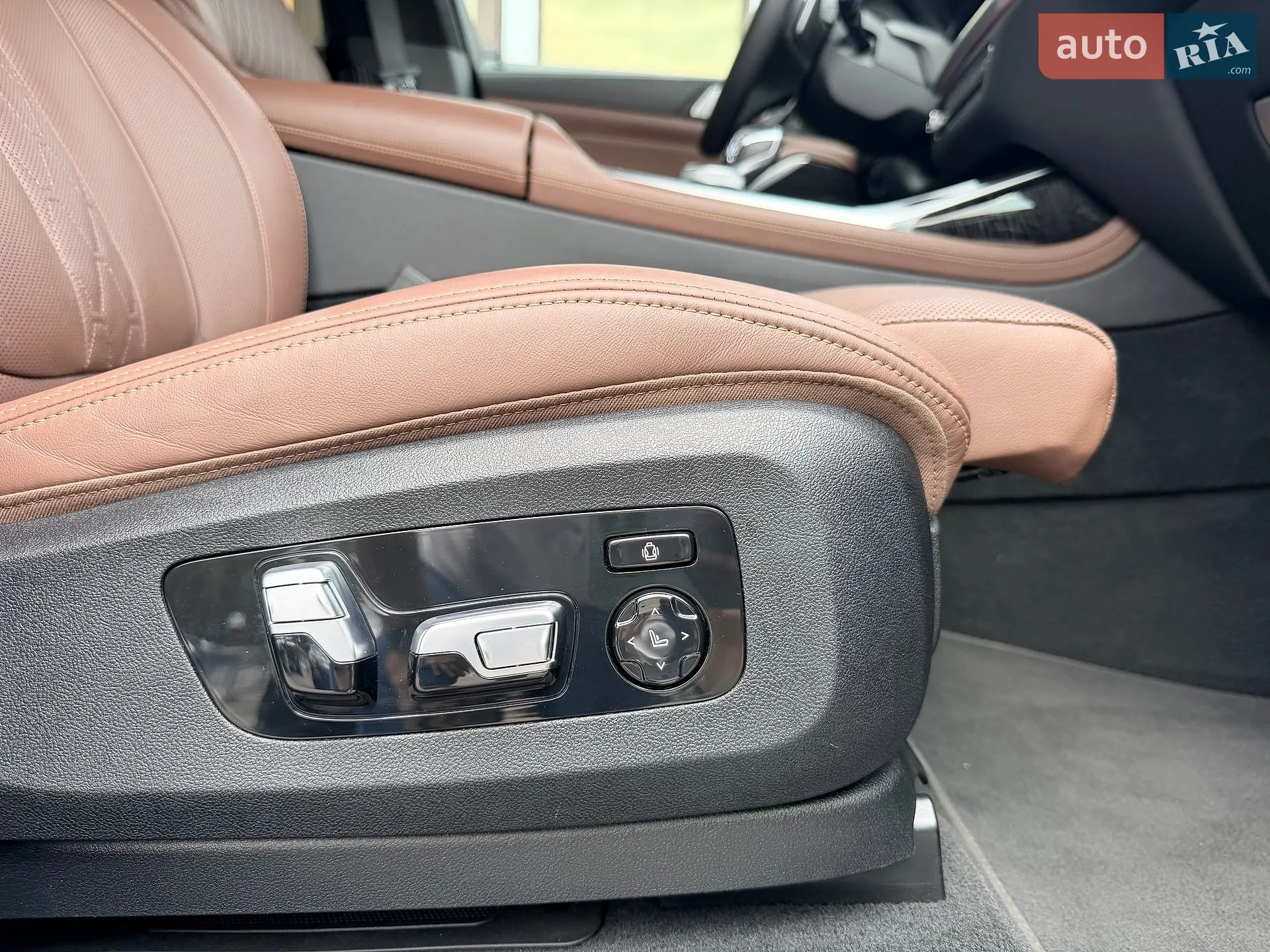 2021 BMW X7 - мініатюра 38