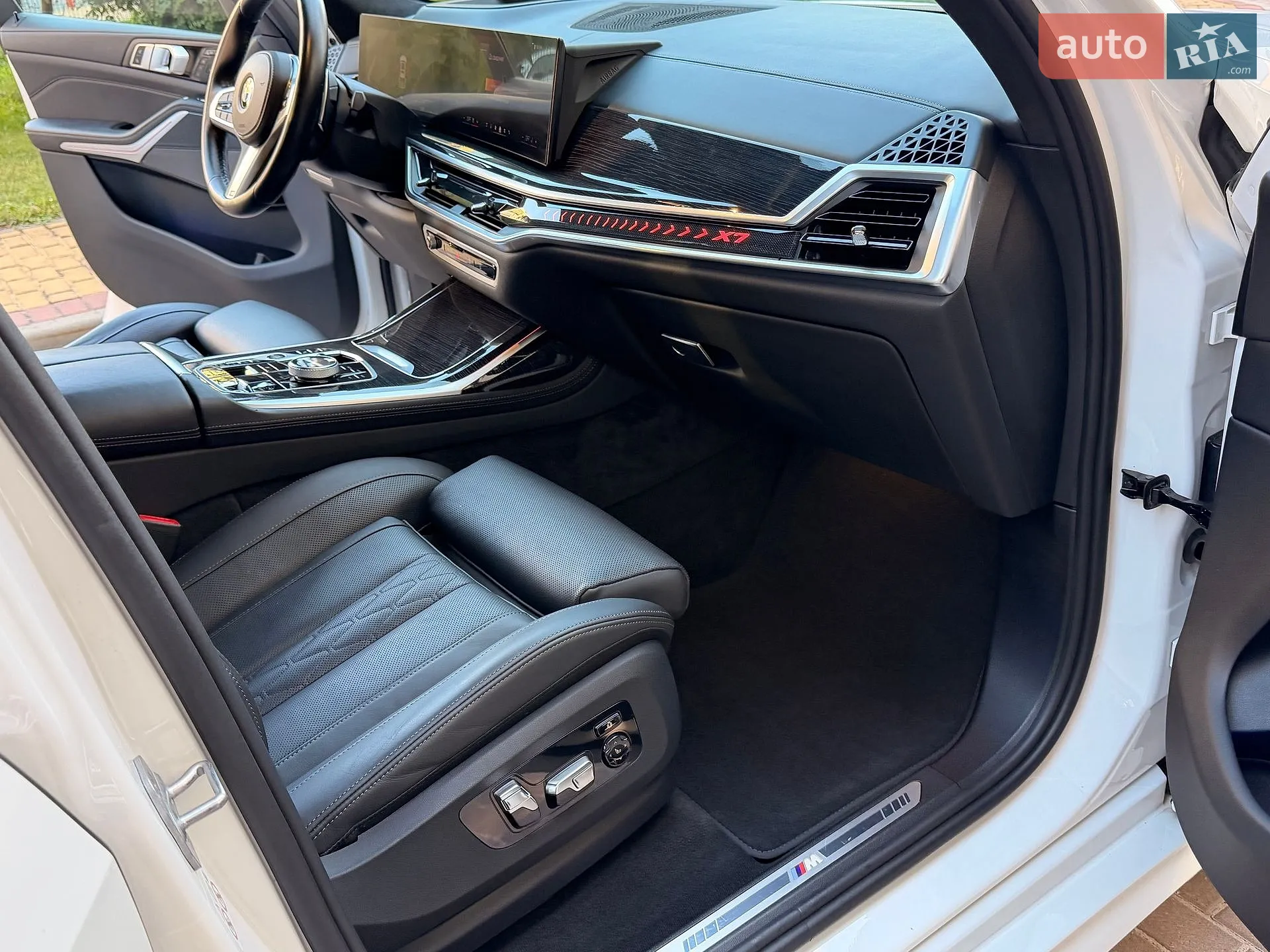 2023 BMW X7 - мініатюра 38
