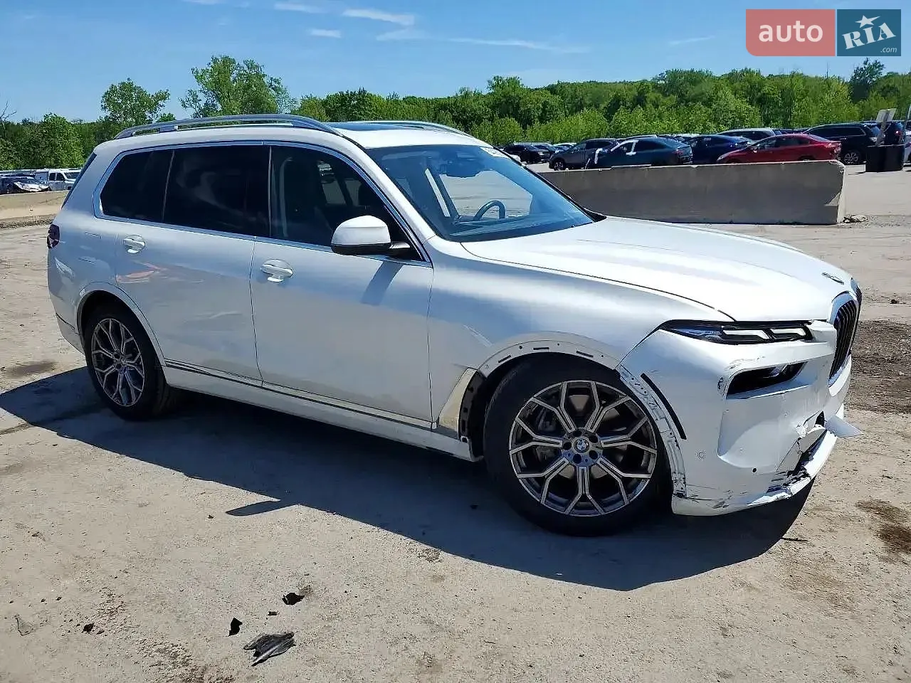 2025 BMW X7 - фото 1