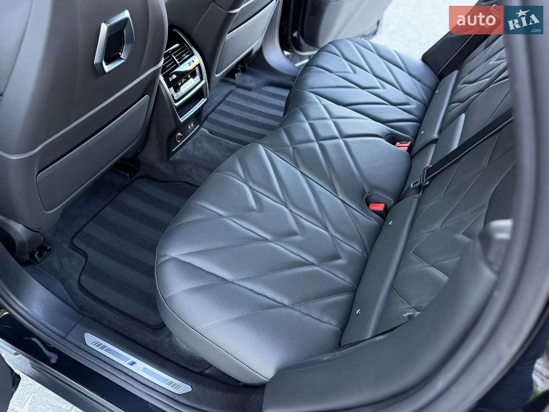 2025 BMW XM - мініатюра 81