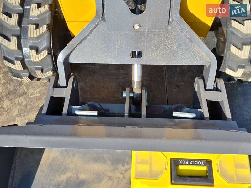 Минипогрузчик Bobcat 325 2025 в Черновцах