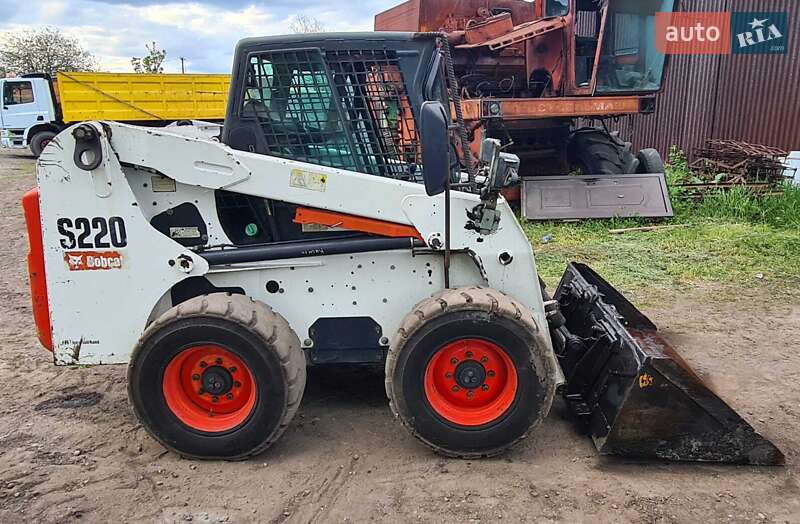 Минипогрузчик Bobcat S220 2006 в Киеве