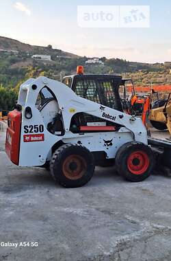 Минипогрузчик Bobcat S250 2005 в 