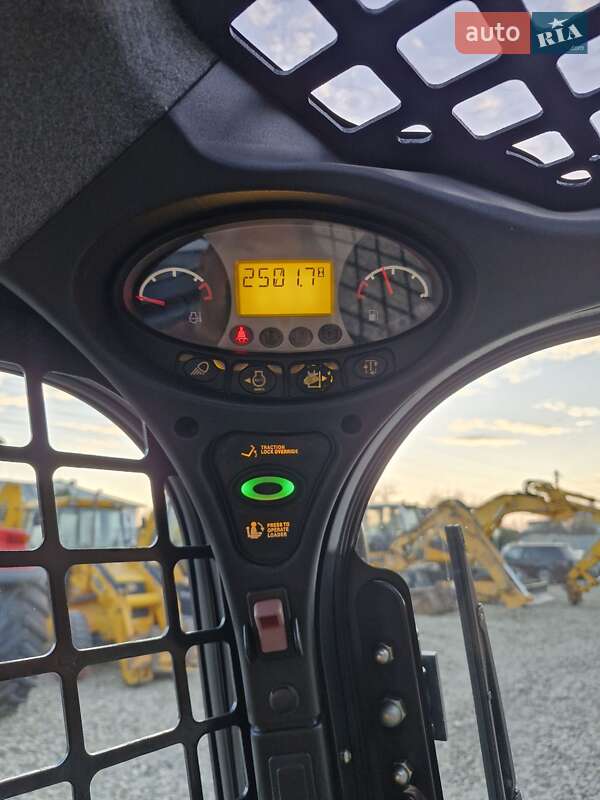Міні-вантажник Bobcat S550 2017 в Чернівцях фото 11 Міні-вантажник Bobcat S550 2017 в Чернівцях