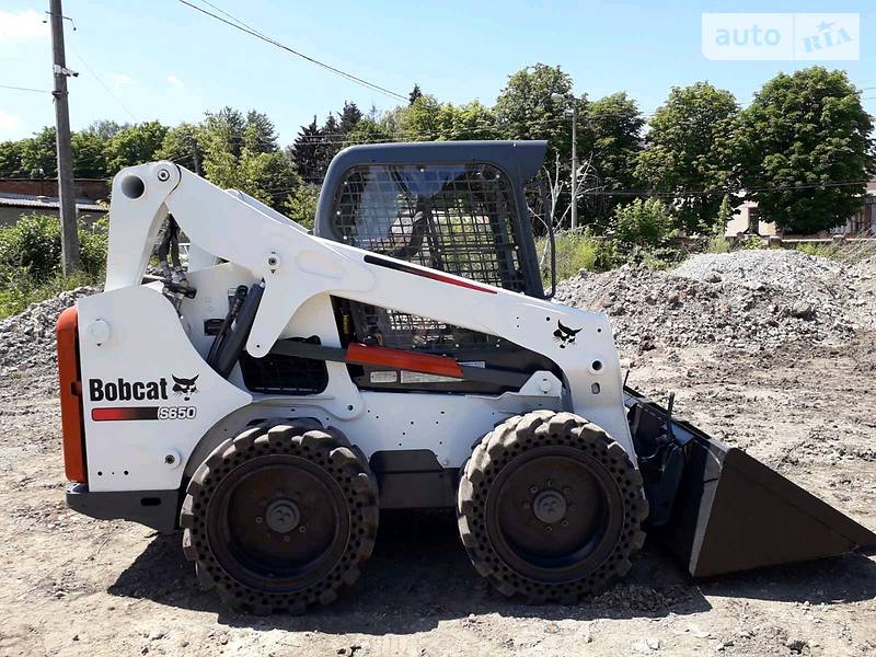 Фронтальні навантажувачі Bobcat S650 2012 в 
