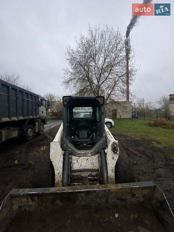 Экскаватор погрузчик Bobcat S650 2015 в Луцке