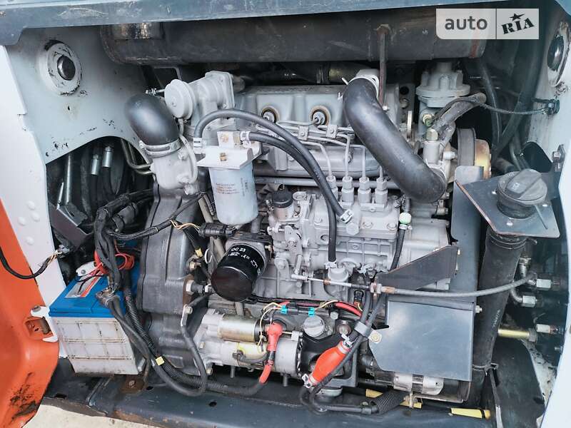 Фронтальный погрузчик Bobcat S750 2011 в Луцке