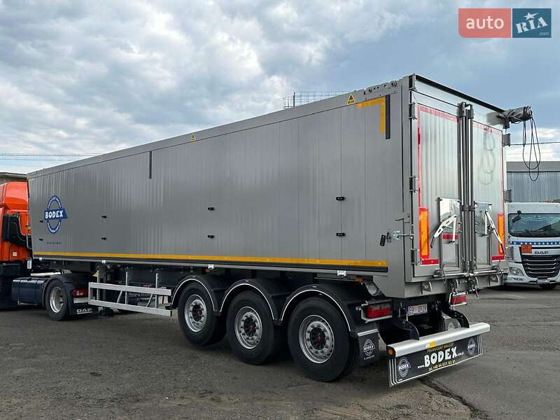 Зерновоз - полуприцеп Bodex KIS 3W-A 2024 в Черновцах