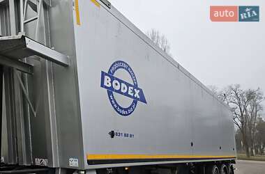 Самосвал полуприцеп Bodex KIS 3W-A 2012 в Кривом Роге