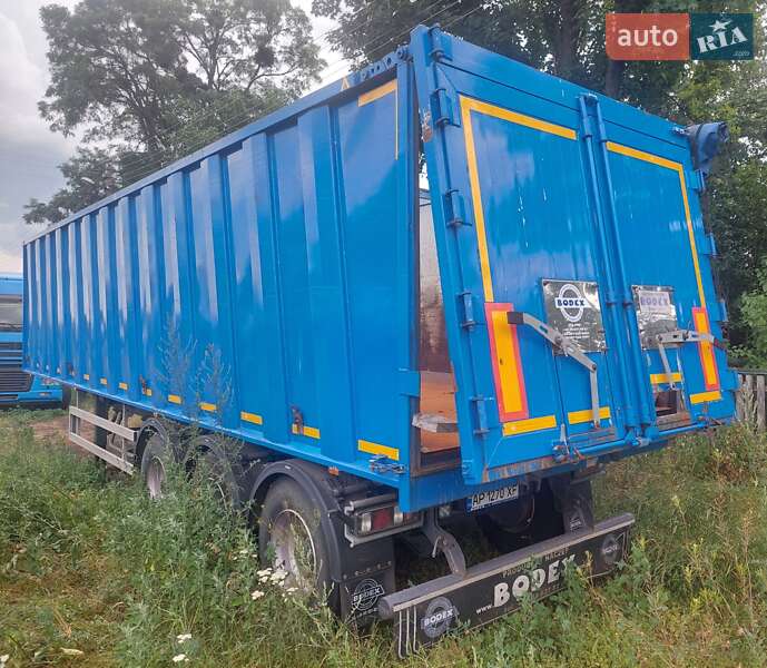 Самосвал полуприцеп Bodex KIS 3W-A 2009 в Яготине
