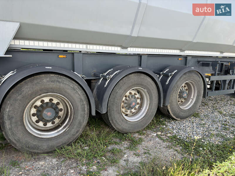 Самосвал полуприцеп Bodex KIS 3W-A 2008 в Ивано-Франковске