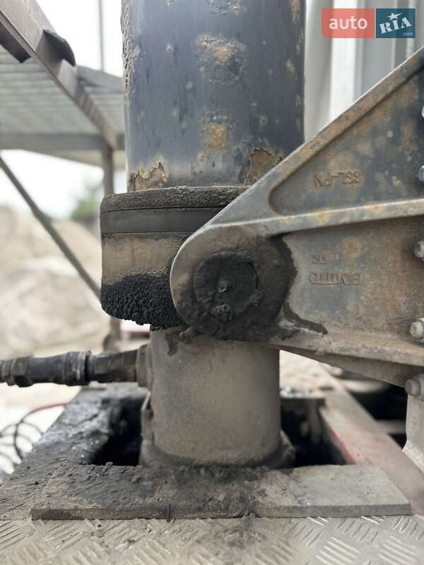 Самосвал полуприцеп Bodex KIS 3W-A 2011 в Остроге