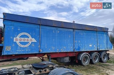 Зерновоз - полуприцеп Bodex KIS 3W-A 2007 в Макарове