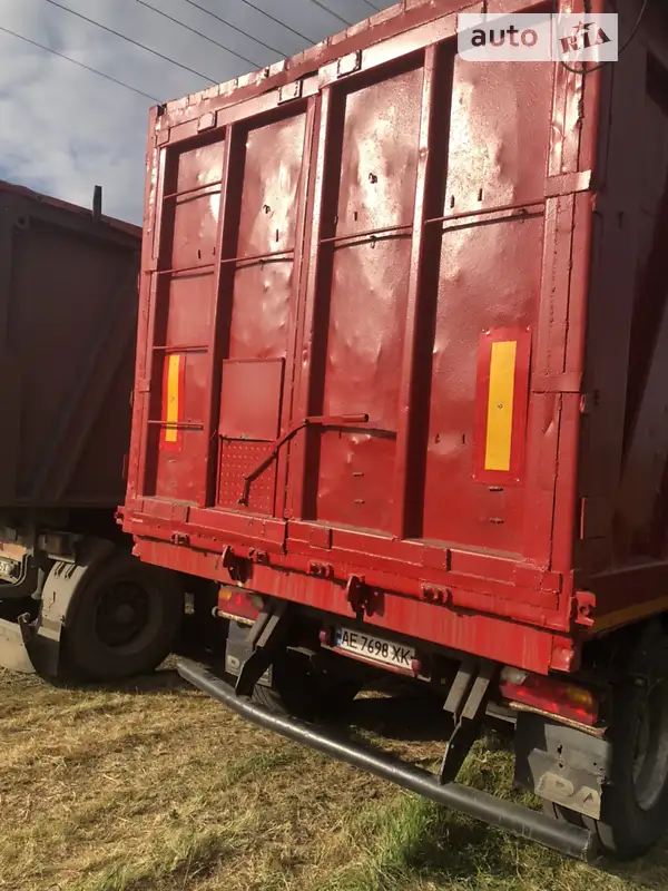 Самосвал полуприцеп Bodex KIS 3W-S 2004 в 