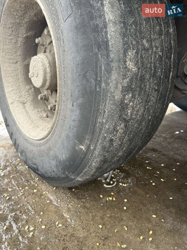 Самосвал полуприцеп Bodex KIS 3W-S 2007 в Николаеве