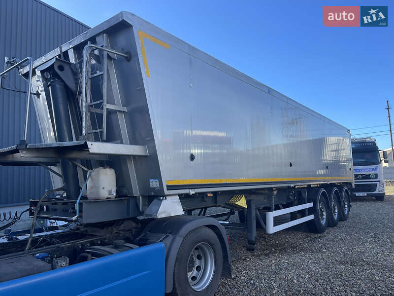 Самоскид напівпричіп Bodex KIS 2011 в Долині