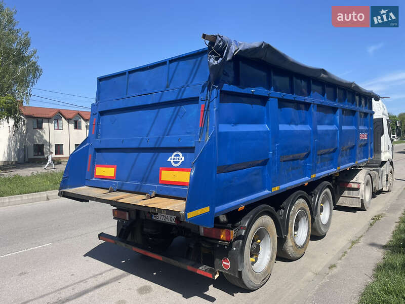 Самоскид напівпричіп Bodex Kiss 33 2004 в Вінниці