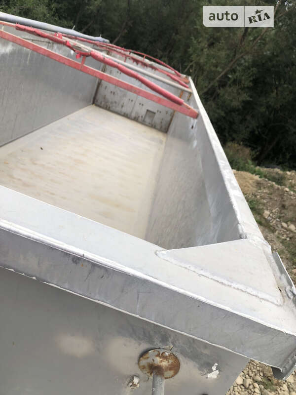 Зерновоз - полуприцеп Bodex Kiss 33 2003 в Ивано-Франковске