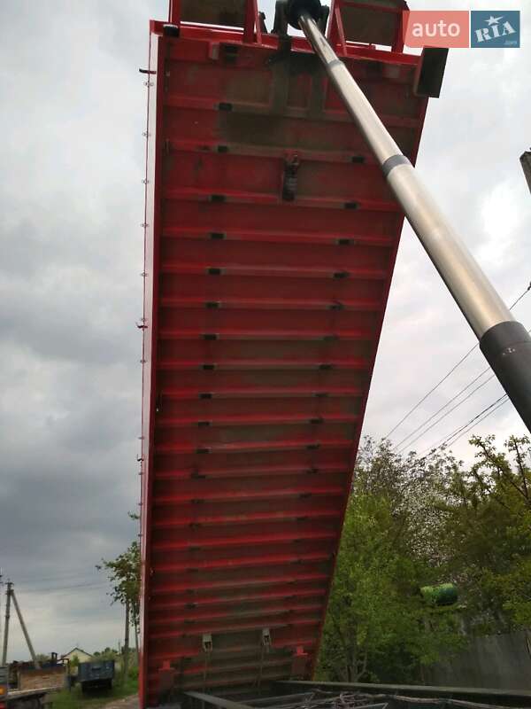 Самоскид напівпричіп Bodex Kiss 2006 в Полтаві