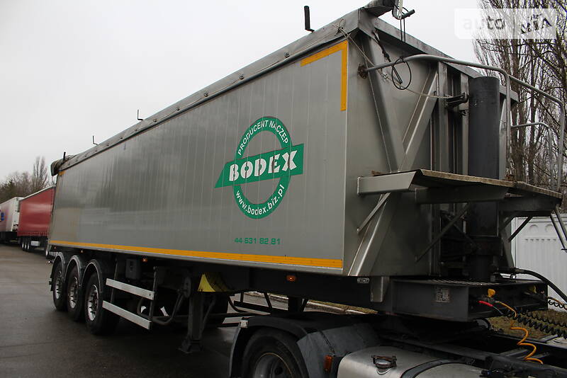 Самосвал полуприцеп Bodex Kiss 2008 в Киеве