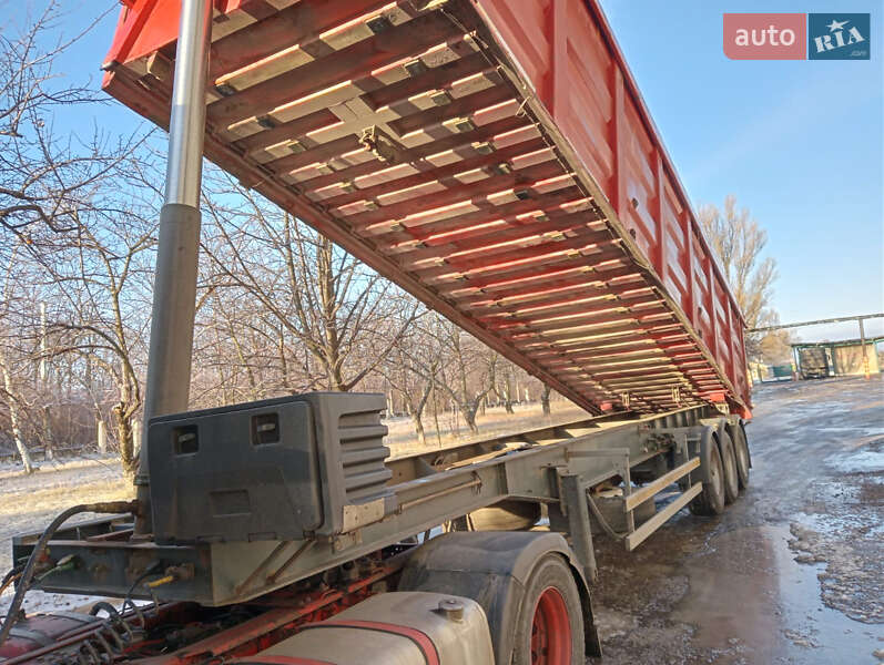 Зерновоз - напівпричіп Bodex Kiss 1998 в Дніпрі